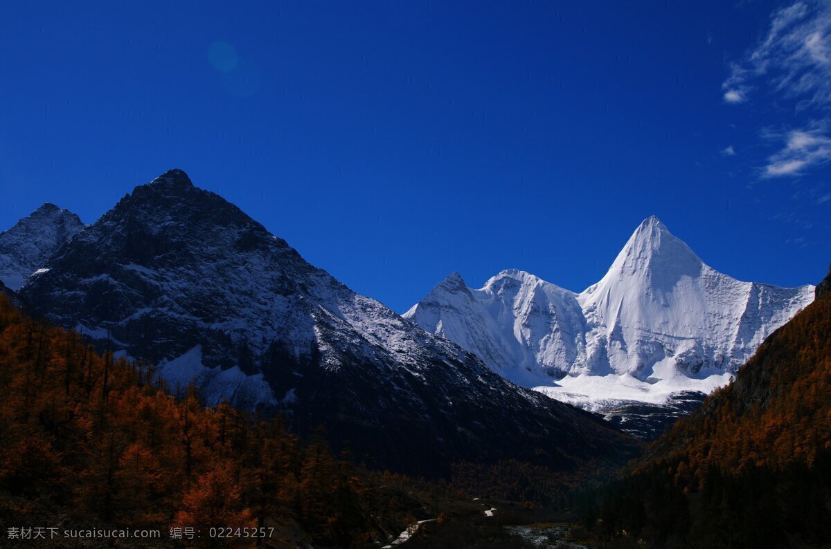 高原雪山 高原 雪山 稻城 亚丁 秋色 高山草甸 自然风景 旅游摄影