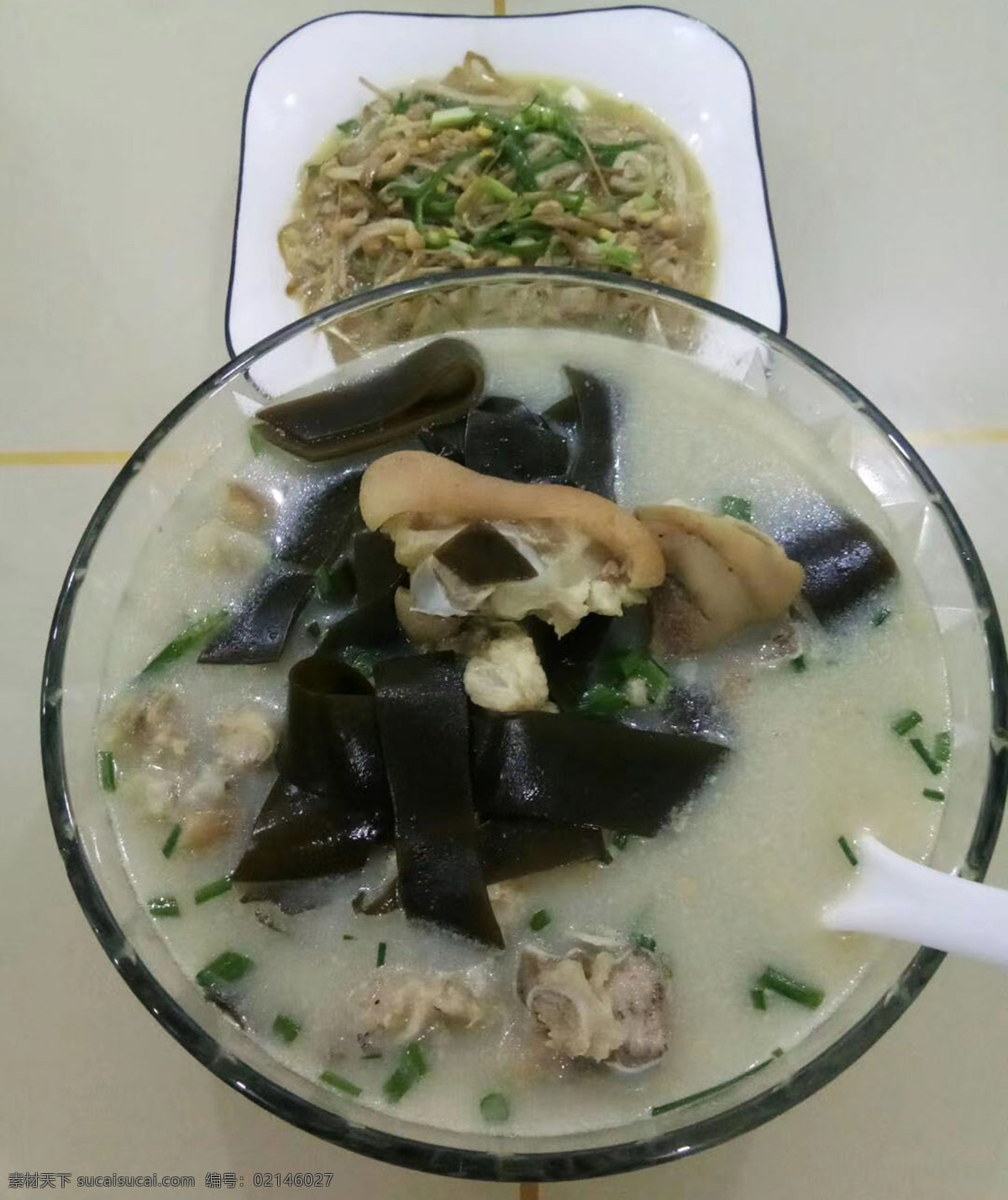 油汤 海带炖猪蹄汤 海带猪蹄汤 炖猪手 海带猪蹄 猪蹄汤 海带炖蹄花 营养炖汤 铁锅蹄花 海带炖猪手 海带炖猪蹄 海带猪蹄煲 海带 海带汤 海带炖小排 海带炖排骨 海带排骨汤 清汤海带 香脆 猪肉 山药炖猪蹄 猪蹄 猪手 猪脚 焖猪蹄 焖蹄花 腊猪蹄 腊猪脚 炖腊蹄 红焖猪手 红烧猪手 拍摄美食 餐饮美食 传统美食