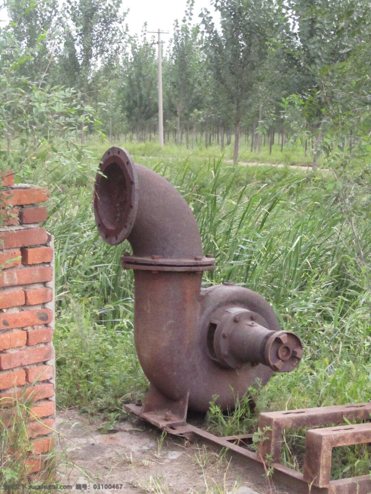 老水泵 水泵 抽水机 扬水机 水坝 泵 工业生产 现代科技