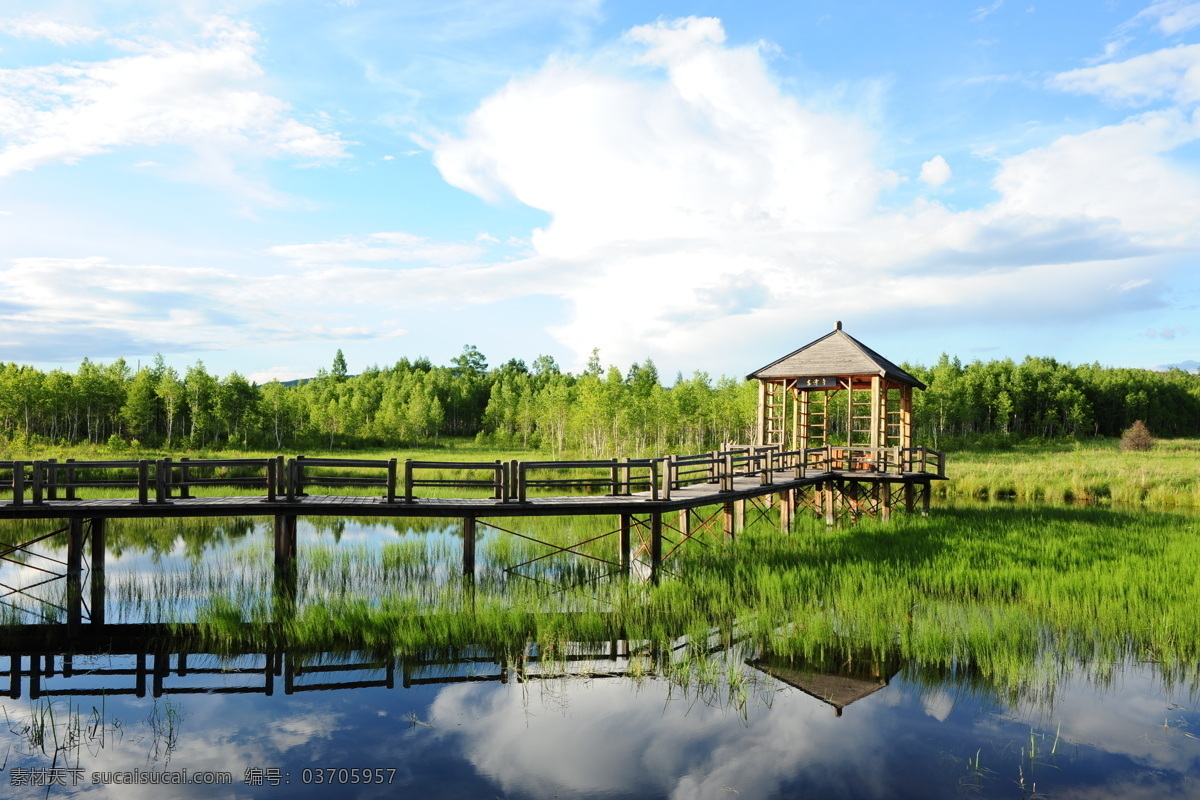 吉喆湖湿地 蓝天 白云 栈道 绿树红花 明镜的湖水 鄂伦春 吉文吉喆湖 自然景观 自然风景