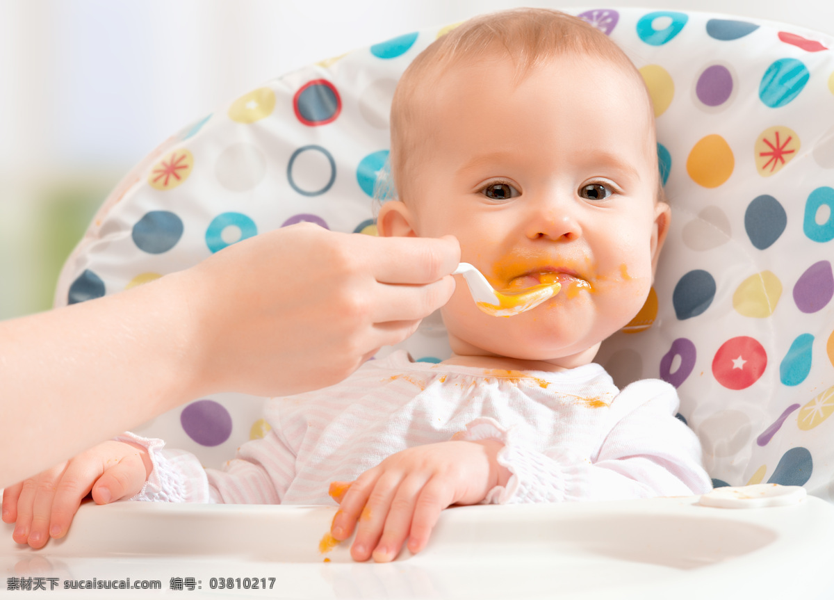 拒绝 再 吃食 物 婴儿 可爱 微笑 吃食物 儿童图片 人物图片