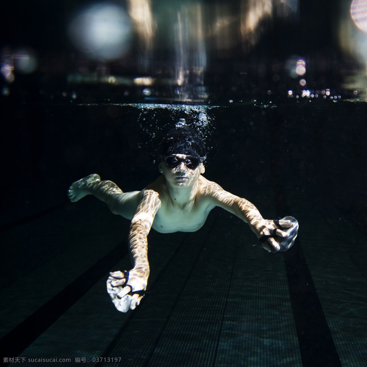 儿童 潜水 运动员 潜水的小男孩 游泳运动员 体育运动员 体育运动 体育运动项目 生活百科