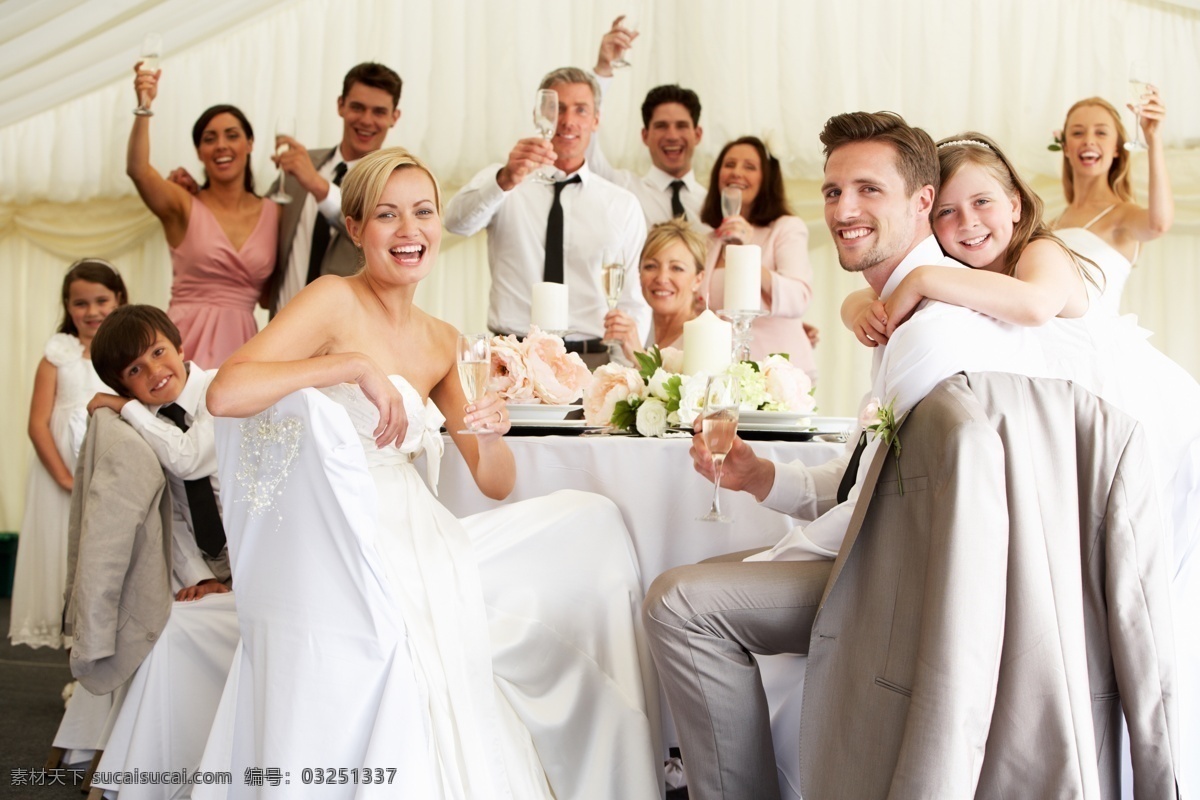 婚礼 现场 婚礼现场 外国新人 结婚 幸福场景 祝福 鲜花 微笑 快乐 生活人物 婚礼图片 生活百科