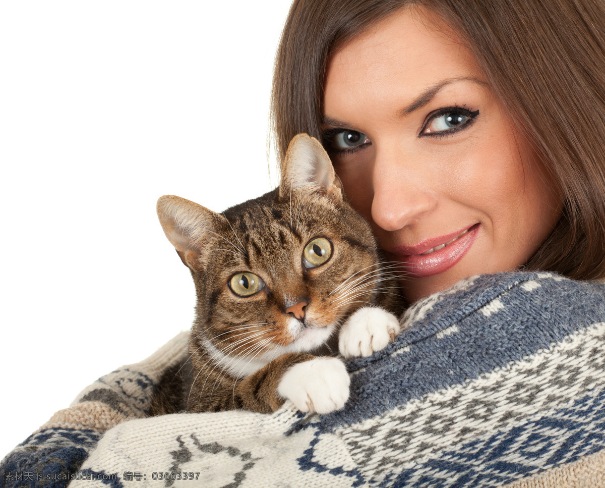 偎 美女 怀里 小猫 主人 猫咪 宠物 动物 可爱动物 动物摄影 猫咪图片 生物世界
