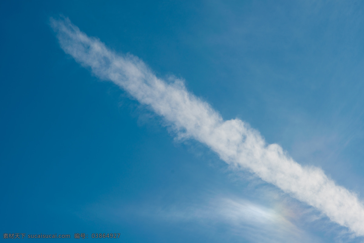天空 中 飞机 拉线 飞机拉线 蓝天 白云 云彩 飞机喷气 飞机尾气 飞机线 喷气式飞机 长长的白烟 尾迹云 飞机拉烟 飞机尾迹 奇怪的云 动力伞尾迹 尾迹 环状云 天空中的飞机 自然景观
