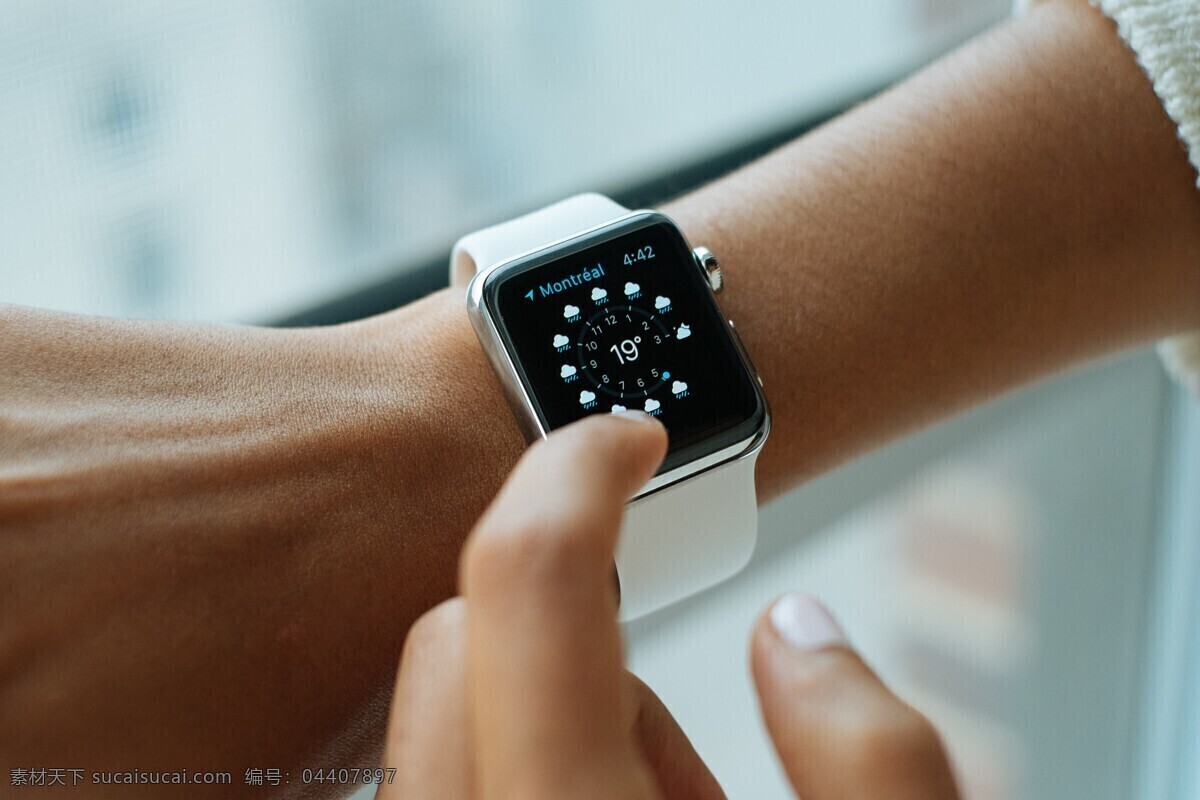 手表 智能手表 电子手表 手腕 腕表 智能 电子屏幕 通话 录音 触摸 接粗 手背 科技 智能科技 高清手表 高清智能 人工智能 现代科技