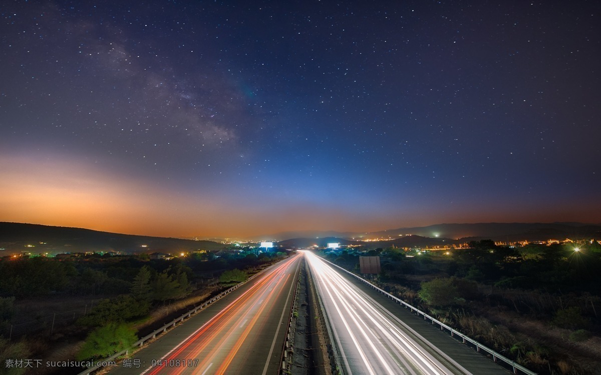 夜晚 星空 下 交通 道路 交通道路 大路 马路 夜晚的星空 星光点点 星光 交通路 天空 灯光 城市夜空 夜空 夜景 城市夜景 城市风景 夜景风采 夜景风光 自然建筑风景 旅游摄影 自然风景