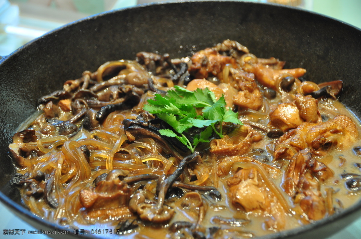 小鸡炖蘑菇 肌肉 蘑菇 餐饮 美食 中式料理 传统美食 餐饮美食