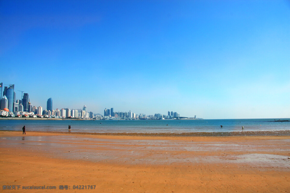 青岛 大海 大厦 高楼 海滩 建筑 建筑景观 蓝天 海水浴场 自然景观 psd源文件