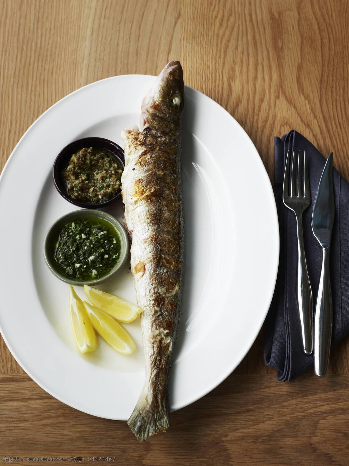炸鱼 鱼类 油炸 鱼 食物 食品 餐饮美食 食物原料 传统美食 摄影图库 高清图片