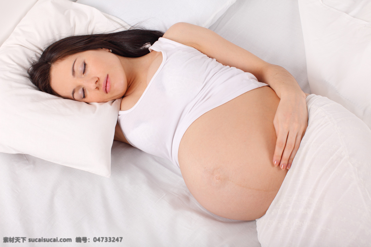 躺 睡觉 外国 孕妇 女人 躺着 摸着肚子 补子 枕头 人物摄影 美女图片 人物图片