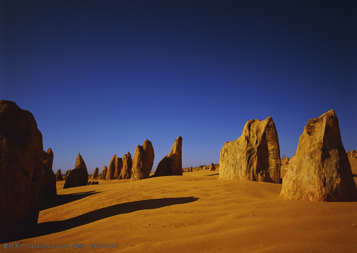沙漠风情 沙漠 石头阵 蓝天 风化石 沙漠风景 自然景观 自然风景