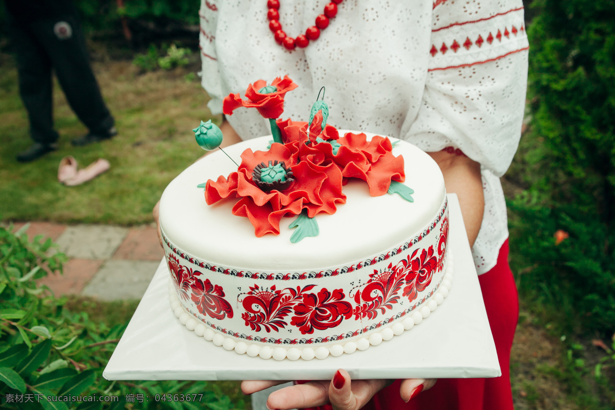 捧 蛋糕 美女图片 生日蛋糕 婚礼蛋糕 蛋糕摄影 糕点 甜品美食 食物摄影 生日蛋糕图片 餐饮美食