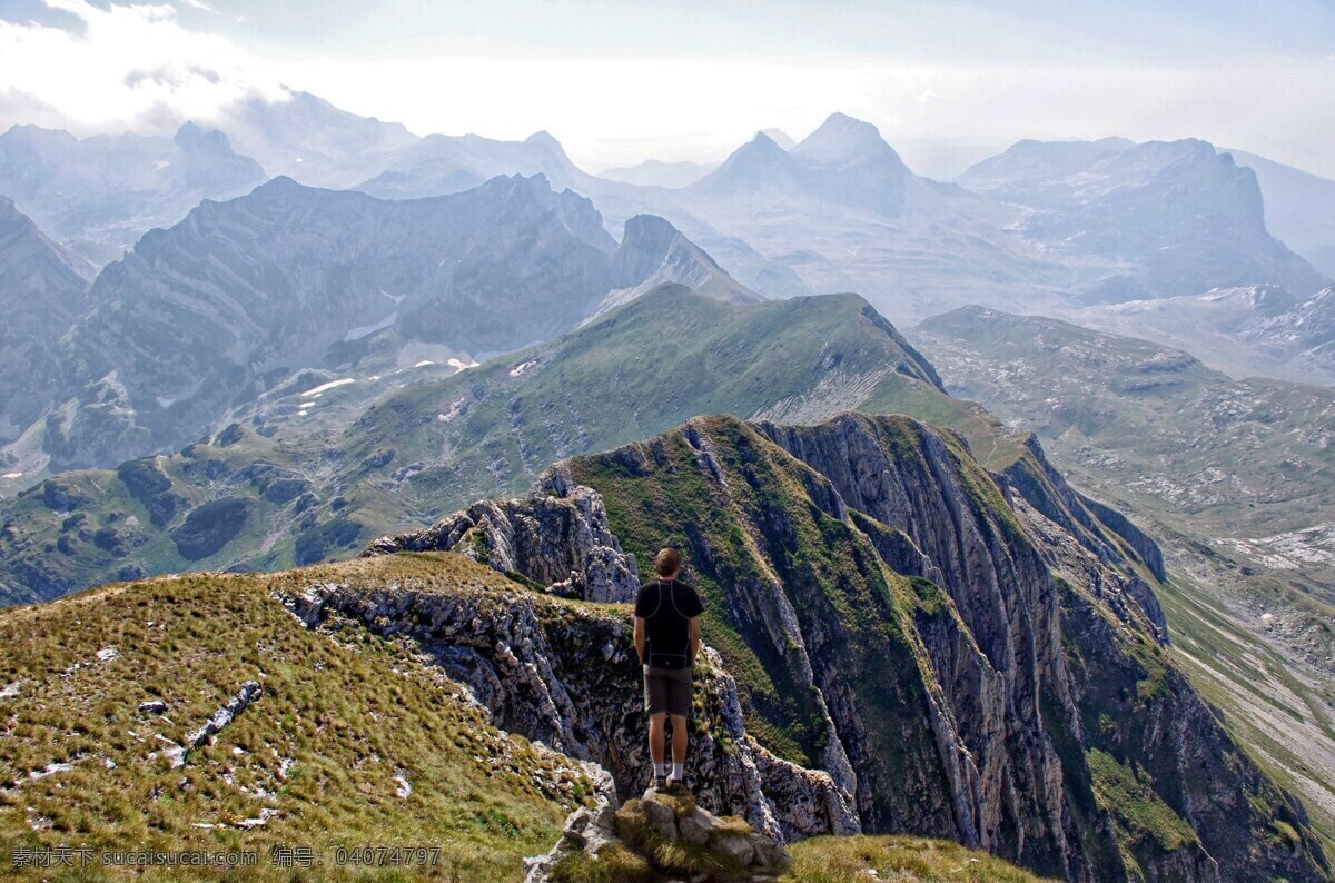 山顶天空 山脉 山的景色 范围 现场 天空 自然 景观 山 风景 景区 户外 高 男子 寻找 照片集 旅游摄影 国外旅游