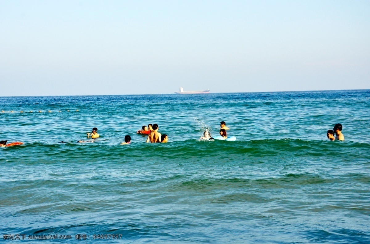 大海 国内旅游 海边 海水 海滩 黄昏 救生圈 旅游摄影 水 深圳 金沙 湾 天空 金沙湾 人物 小船 游泳 阳光 天空海阔 大梅沙 psd源文件