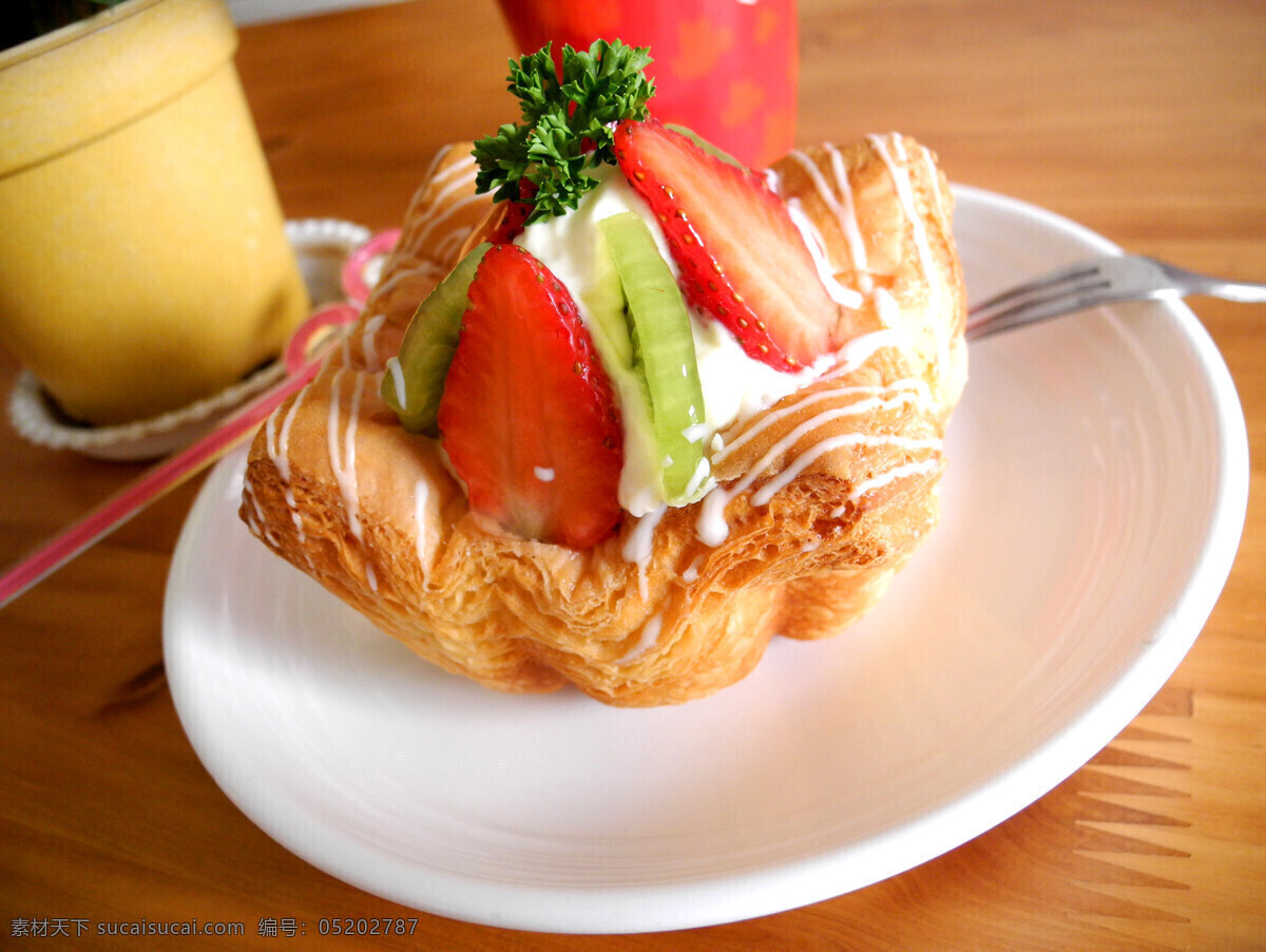 美味食品 西式糕点 草莓慕斯 水果面包 特色面包 松软可口 西餐美食 餐饮美食