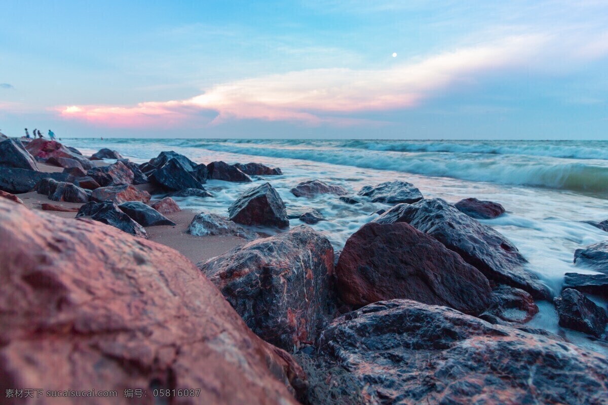 礁石 海水 海边 海上的石头 大海