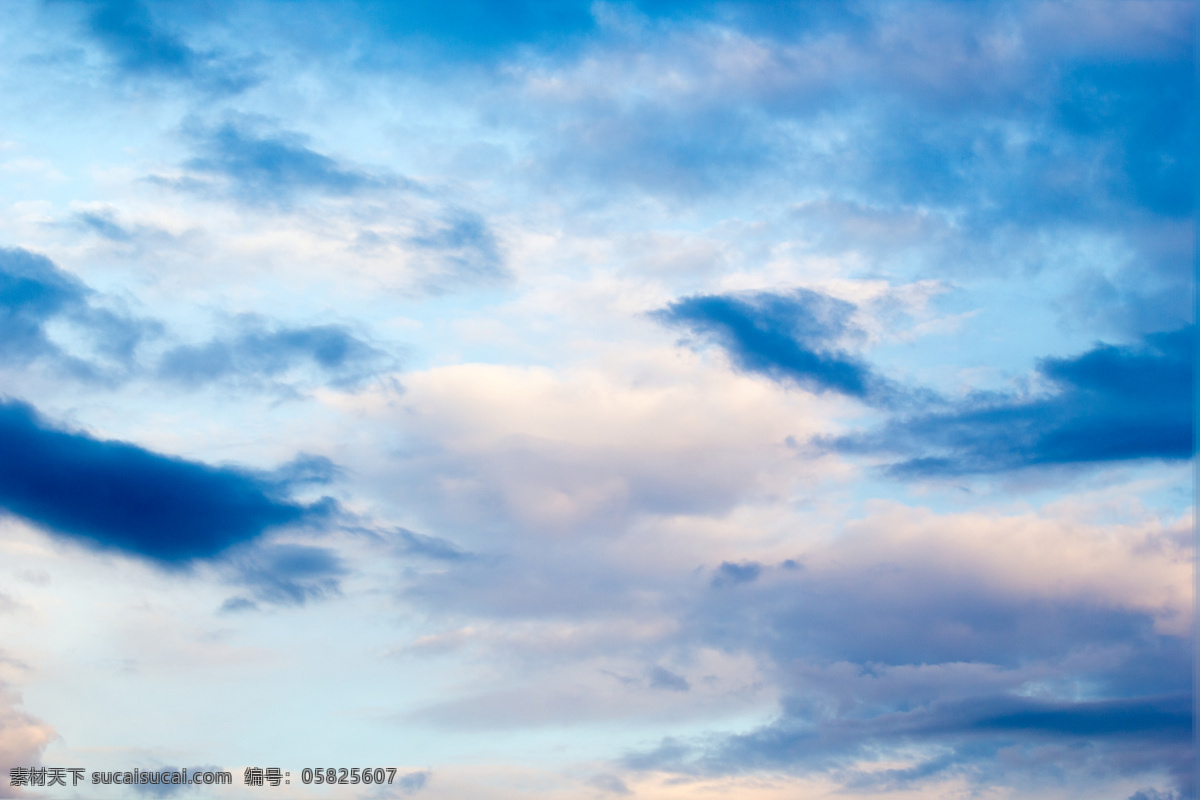 天空 色彩 乌云 白云 蓝天 昏暗 阴天 阴天的天空 美丽的风景 天空图片 风景图片