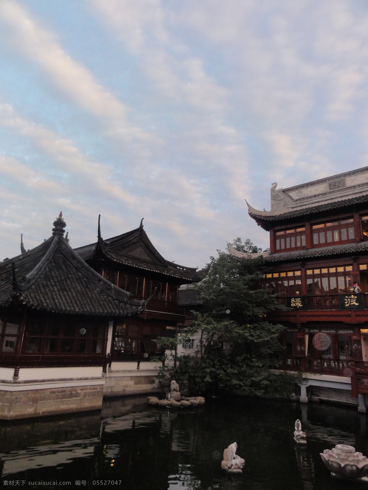 古建筑 景观 白墙 风景 国内旅游 剪影 旅游摄影 屋檐 屋脊 黄昏的景 云 五角 黄昏的建筑 植物 psd源文件