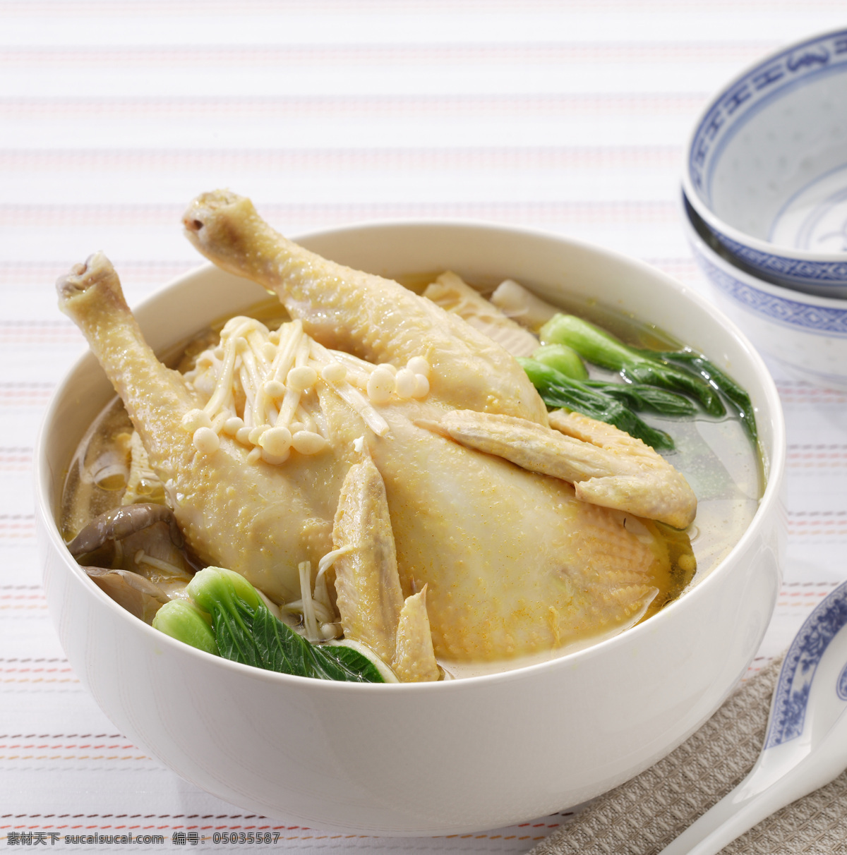 炖鸡 煲汤 煲鸡汤 鸡汤 土鸡 鸡 老母鸡 鸡精 汤 传统美食 餐饮美食
