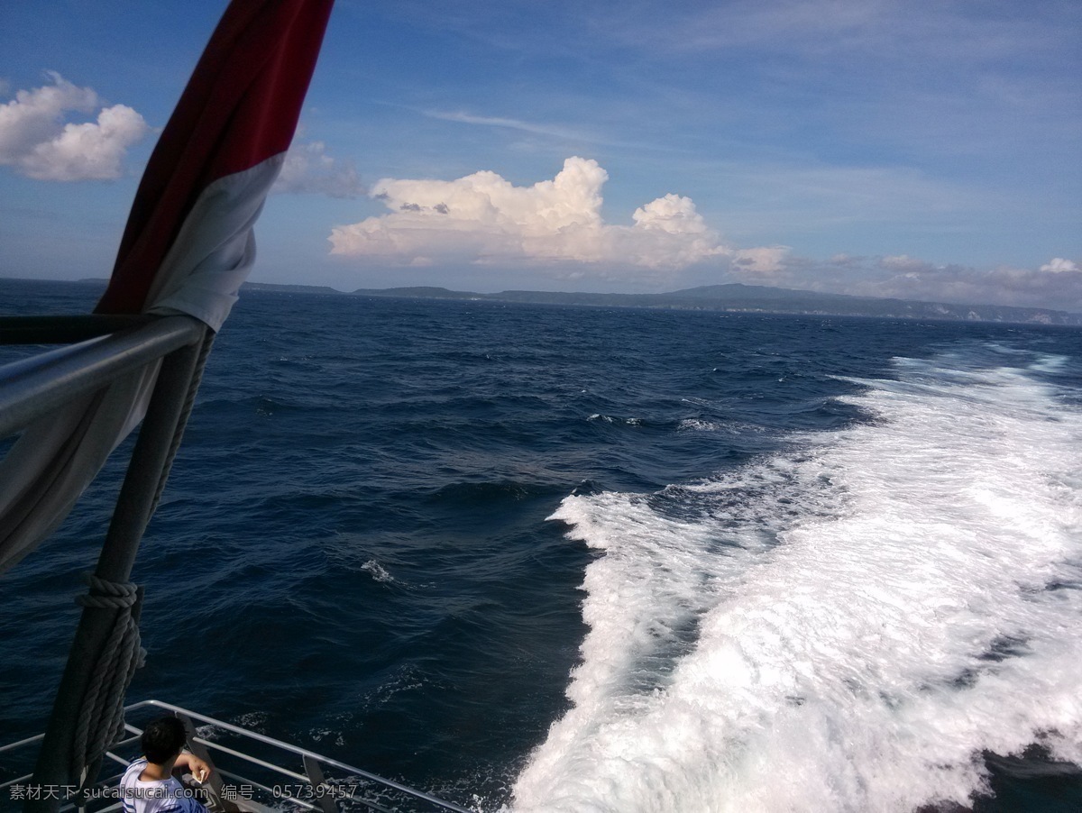 游艇 浪花 巴厘岛 国外旅游 海 海洋 旅游摄影 游艇浪花 天空游艇 天水相接