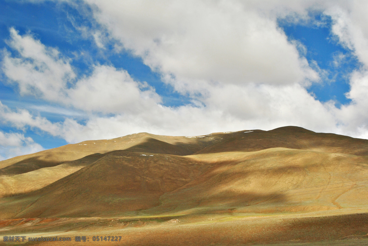 西藏 西藏山路 西藏山峦 西藏田园 西藏蓝天 西藏夏天 西藏光影 西藏高清图片 旅游摄影 国内旅游 高原 西藏风景 蓝天 白云 绿草地 自然景观 自然风景 灰色