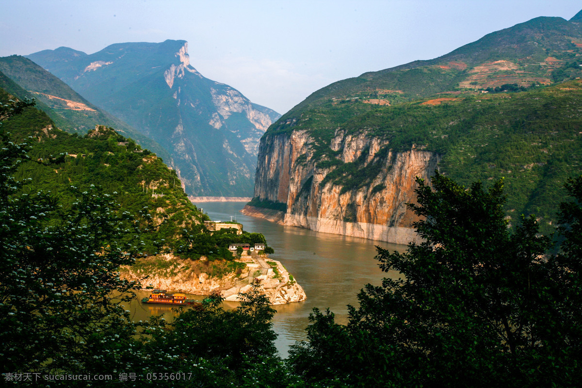 湖北 长江三峡 瞿塘峡 巫峡 西陵峡 长江 崇山峻岭 山峦 三峡工程 蓝天白云 自然景观 自助游 国内旅游 旅游摄影