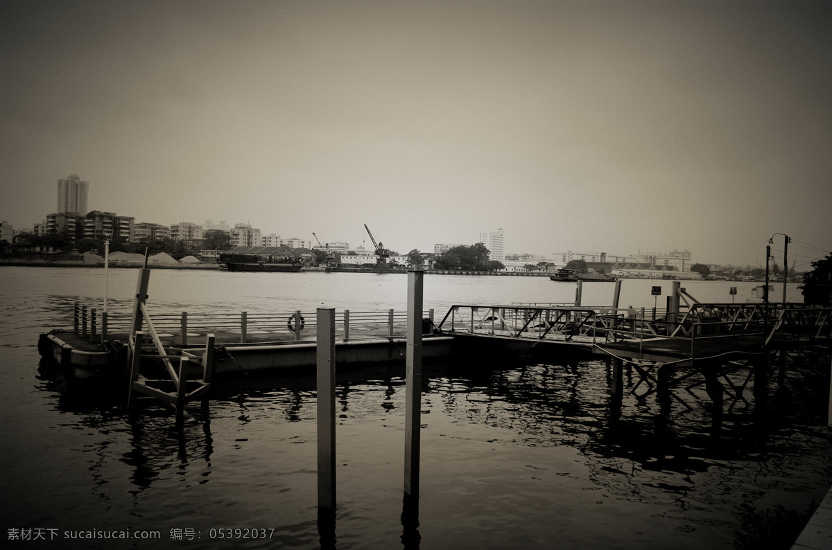 河边 广州 珠江 江边 怀旧 旧照片 老广州 河提 码头 旧码头 自然风景 自然景观