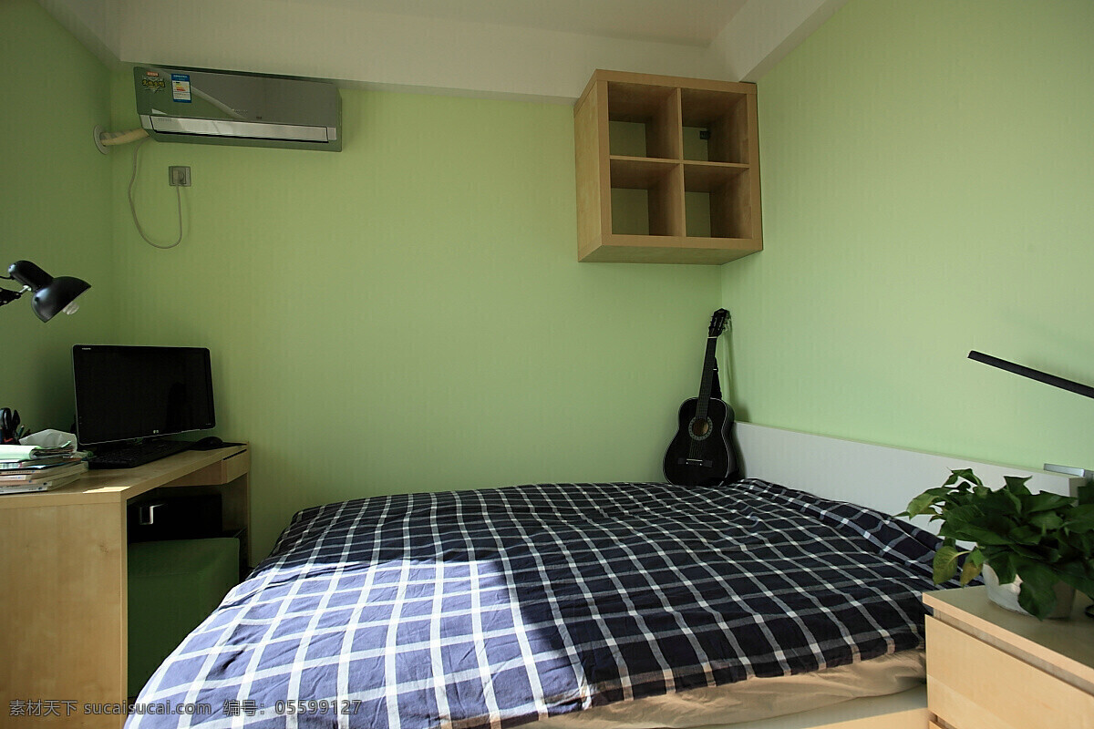 简约 卧室 绿色 墙壁 装修 效果图 床铺 床头柜 方形吊顶 书柜 书桌