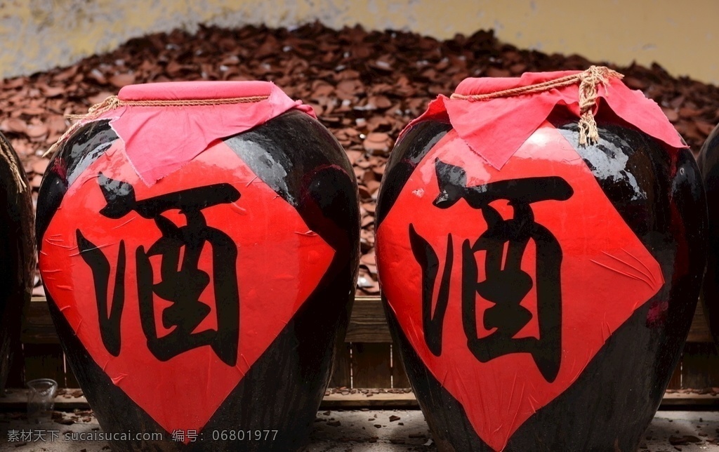 酒坛藏酒 传统 古代酒坊 土特产 商铺 坛子 民间酒坊 生产酒业 白酒 老酒 老酒坊 老酒酒窑 老酒馆 造酒厂 酒 酒业 酒业公司 酒作坊 酒坊 酒坛 酒坛子 古法 酿酒 酒文化 酒窖 酒缸 酒罐 酒铺 酒馆 酿造 工艺 陈年窖藏 陈年老酒 美食餐饮 餐饮美食 饮料酒水
