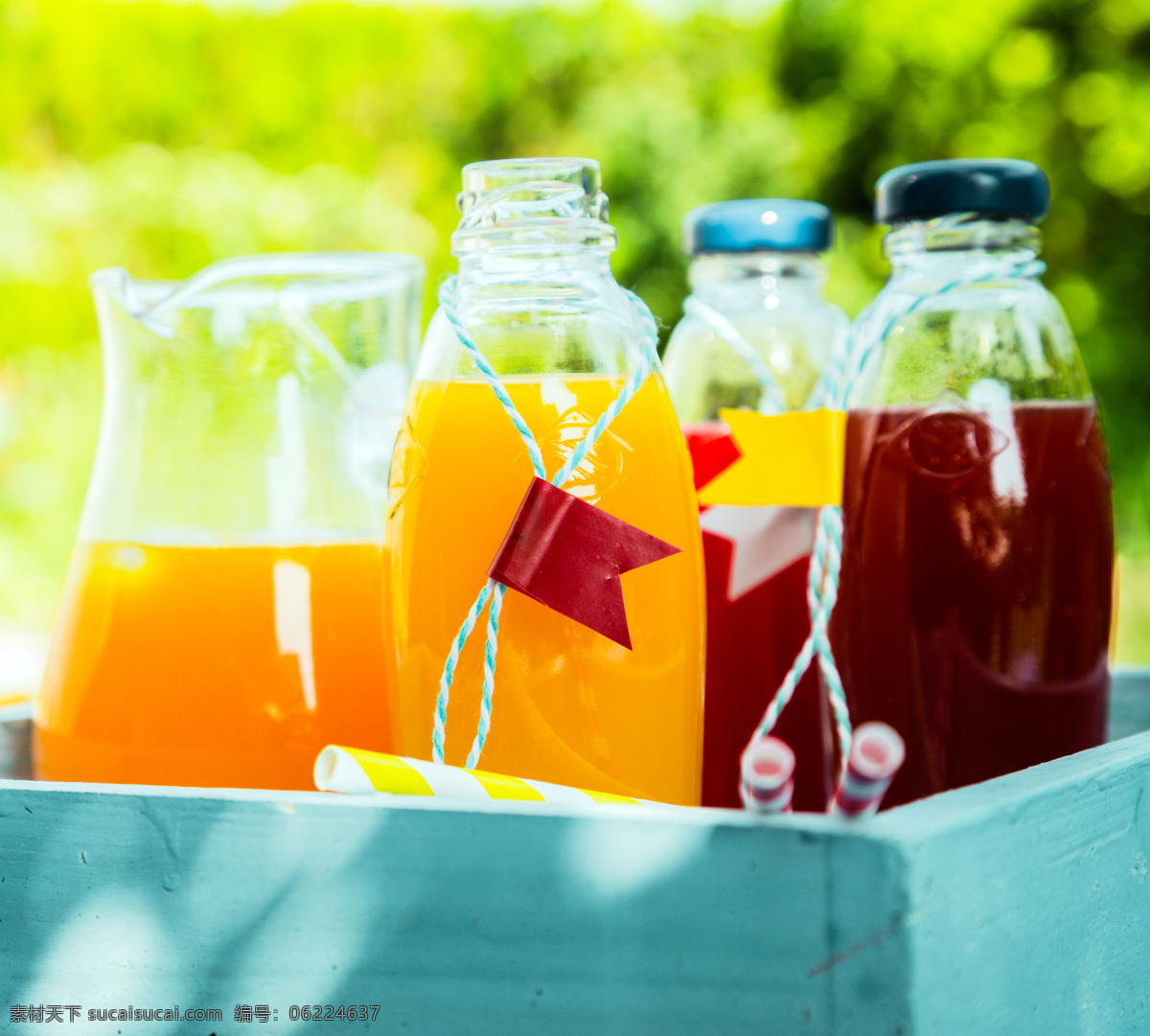 玻璃 罐内 各种 果汁 饮料 饮品 橙汁 缤纷果汁 水果蔬菜 餐饮美食 黄色