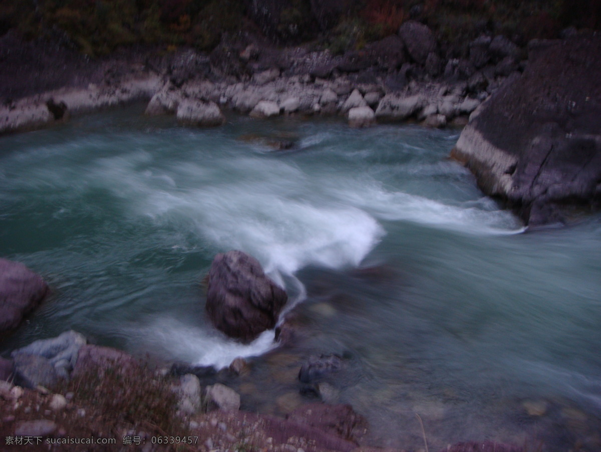 流动 河 10月 傍晚 河流 清水 山水风景 水流 流动的河 西藏 自然景观 psd源文件