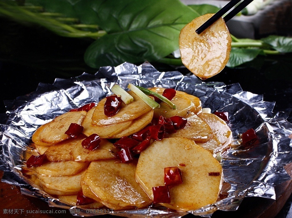 铁板土豆片 土豆片 炒土豆片 煸炒土豆 香辣土豆片 麻辣土豆片 干锅薯片 干锅土豆片 椒盐土豆 砂锅土豆片 椒盐小土豆 干煸土豆片 菜品图 餐饮美食 传统美食
