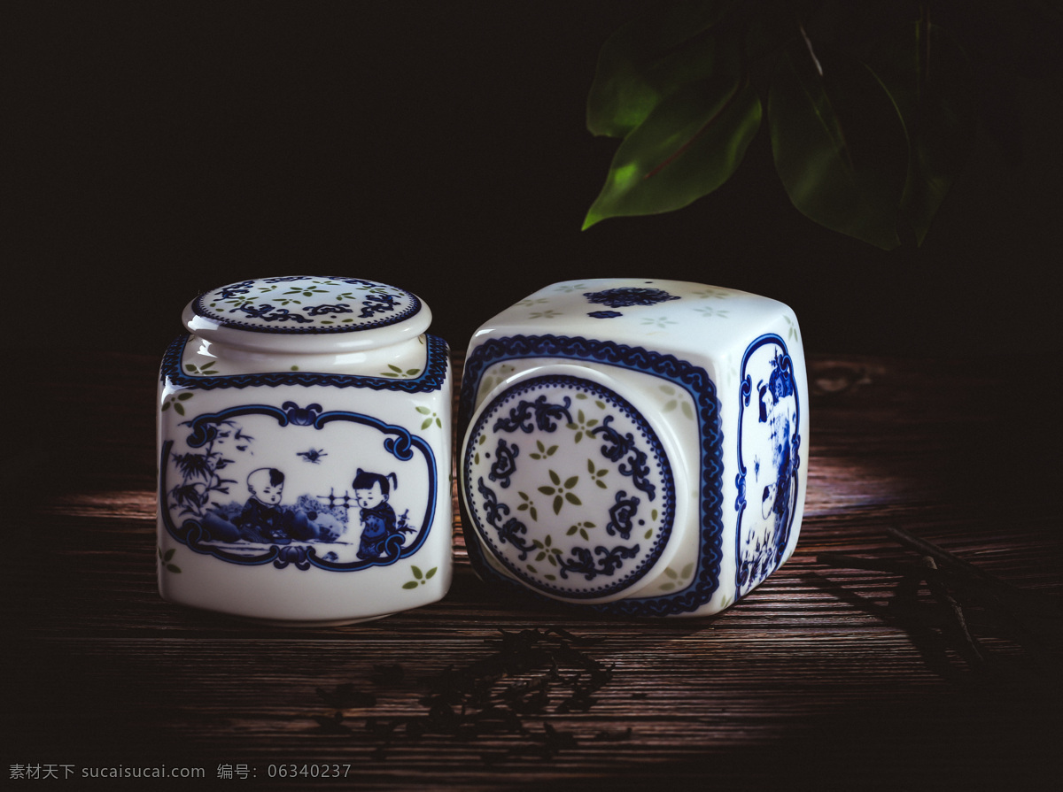 青花瓷茶叶罐 瓷器 青花瓷 茶叶罐 中国风 暗调 文化艺术 传统文化