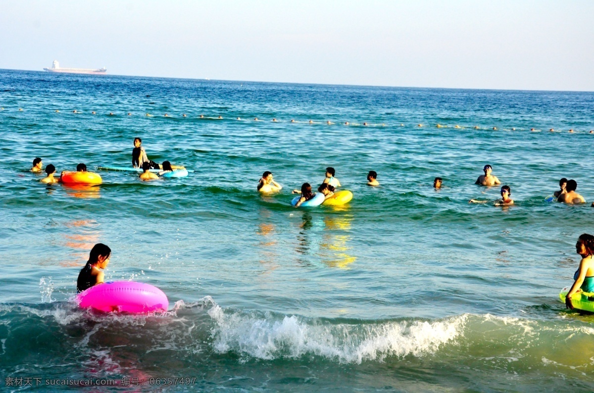 大海 国内旅游 海边 海水 海滩 黄昏 救生圈 浪花 深圳 金沙 湾 天空 金沙湾 人物 小船 游泳 阳光 天空海阔 大梅沙 山水风景 自然景观 psd源文件