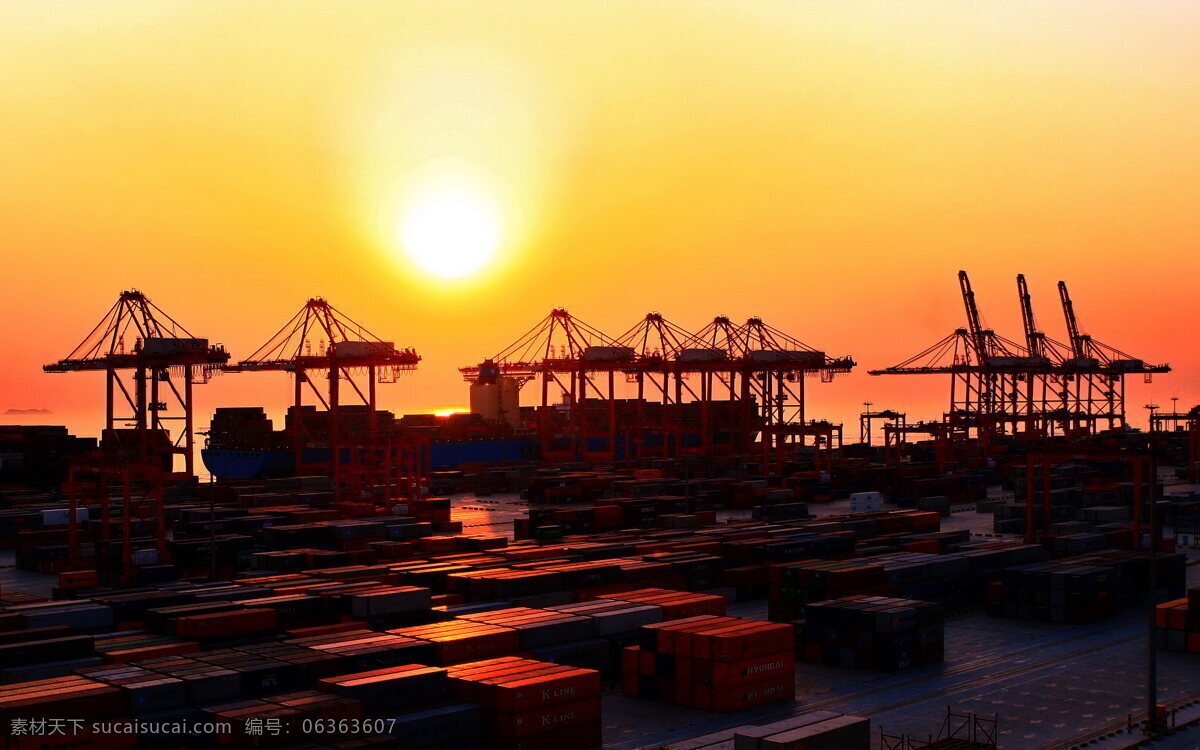 黄昏 码头 海边 货运 集装箱 交通工具 物流 黄昏码头 集运 夕阳 现代科技 psd源文件