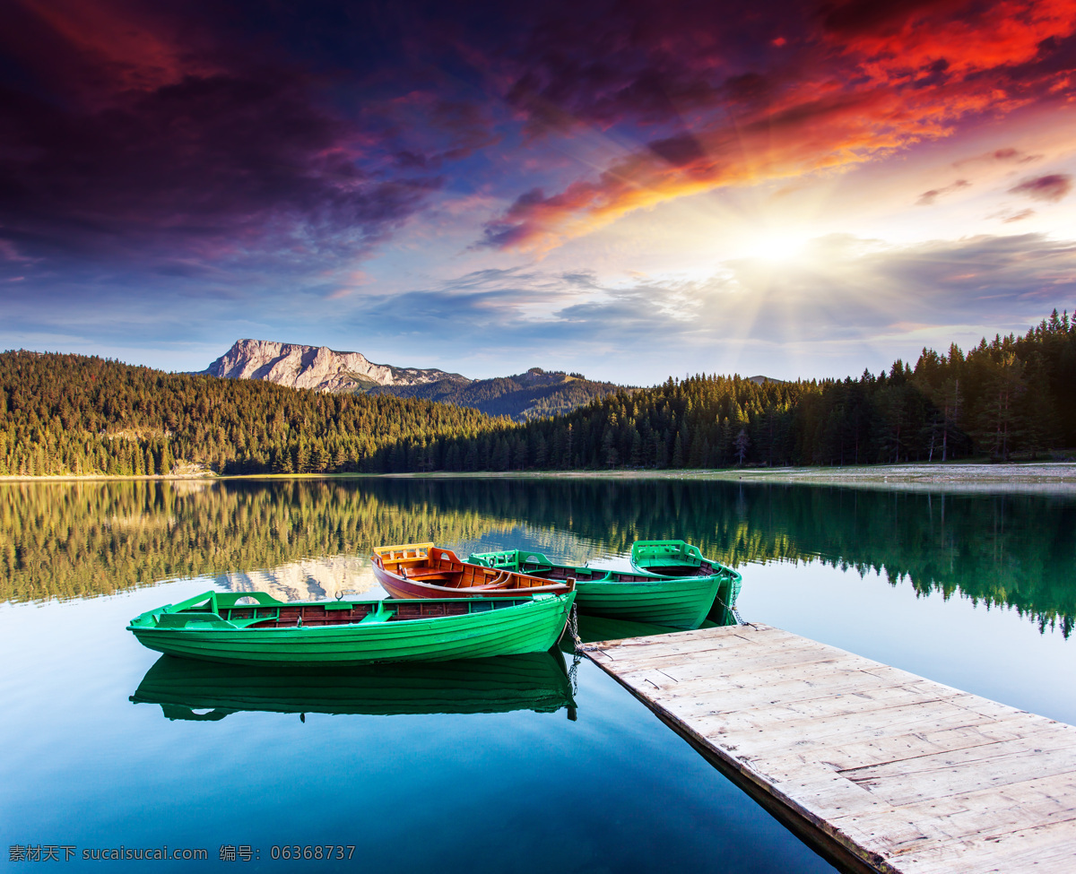 湖泊 上 小船 湖面风景 湖泊风景 湖面倒影 美丽风景 风景摄影 自然美景 美丽风光 山水风景 风景图片