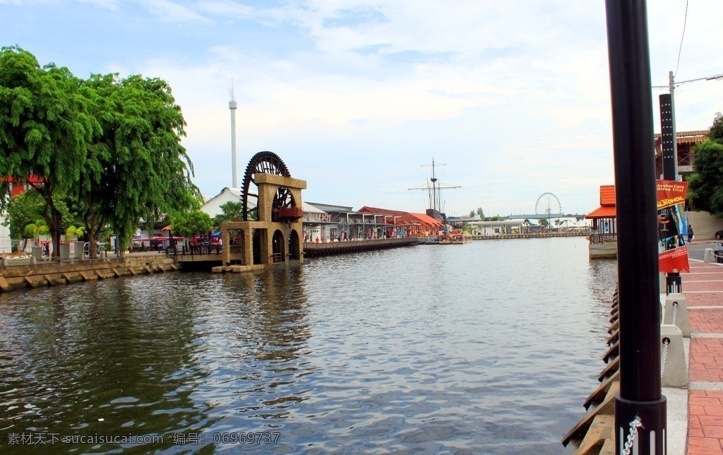 马来西亚 马六甲 海峡 河水 水车 灯杆 绿树 游人 异国风情 特色建筑 蓝天 白云 旅游 度假 休闲 娱乐 风景 国外旅游 旅游摄影