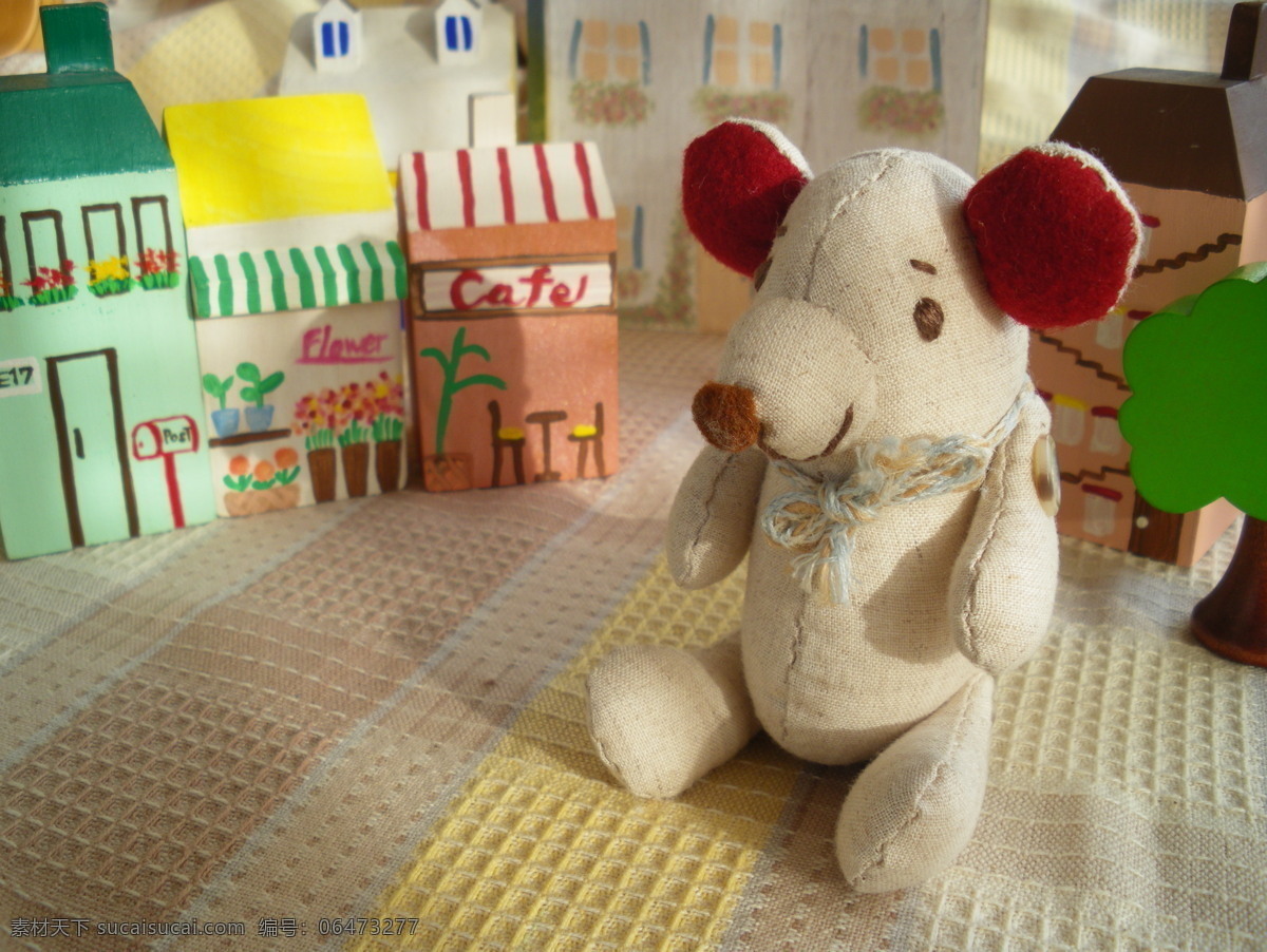 布艺 儿童玩具 老鼠 生活百科 玩具 娱乐休闲 小布 鼠 小布鼠 纸屋子 小玩具 奇趣玩具 psd源文件