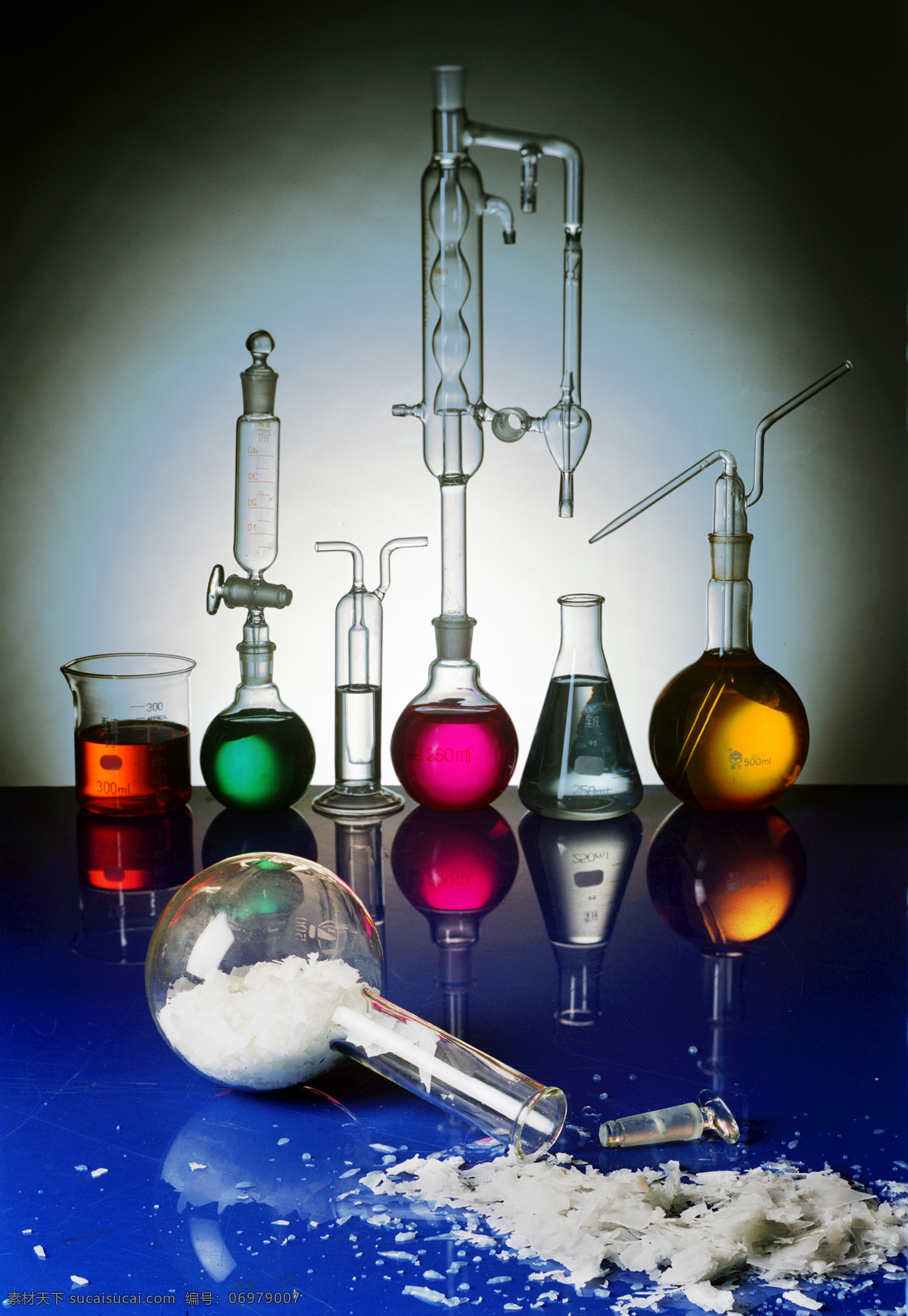 量杯 烧杯 试管 化学实验用具 化学药物 现代科技 科学研究