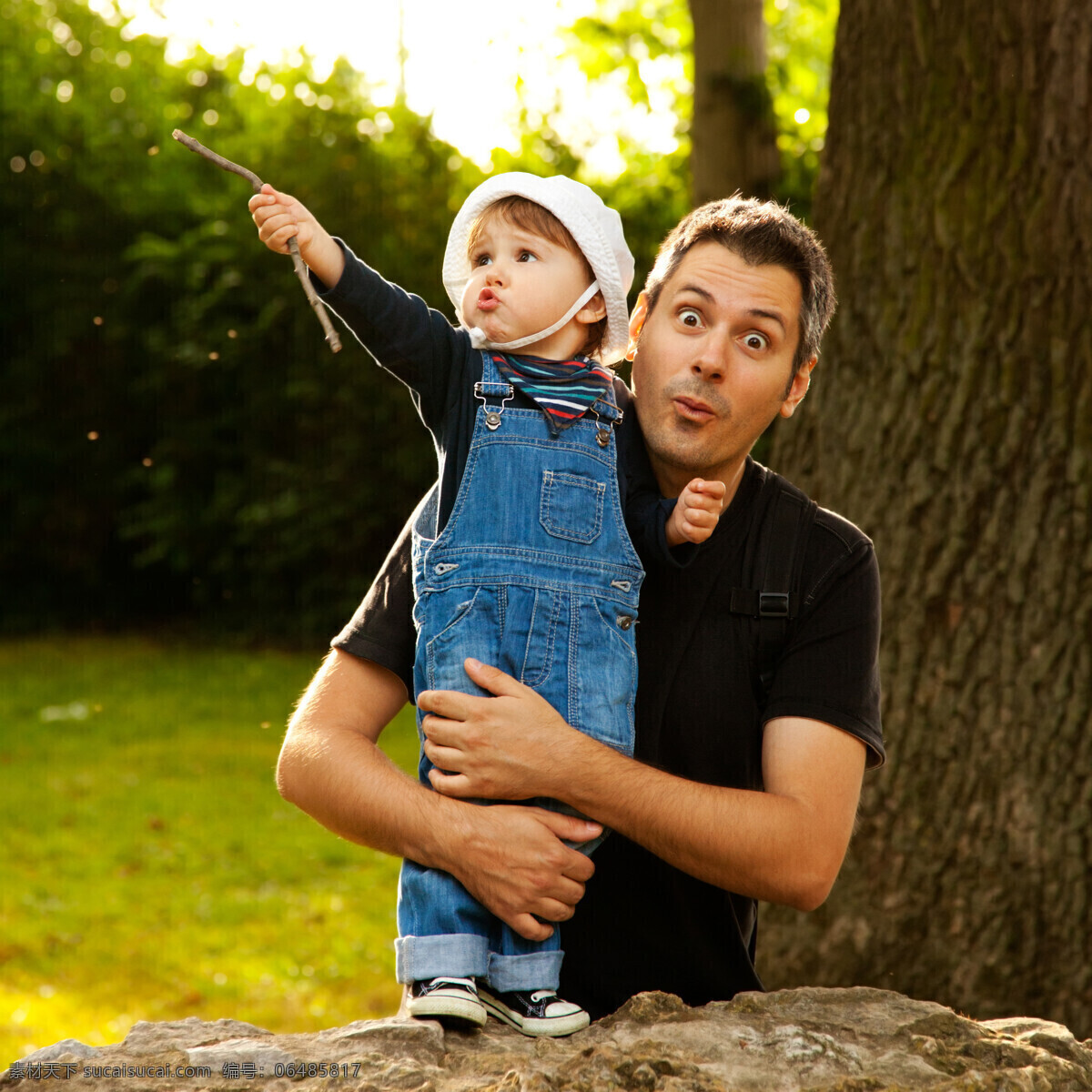 抱 儿子 玩耍 父亲 爸爸 儿童 孩子 父子俩 人物 人物摄影 生活人物 人物图片