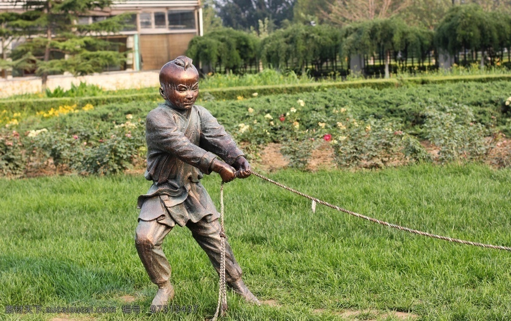 儿童雕塑 儿童 草地 绿色 黄花 紫色 紫花 北京 花卉大观园 建筑园林 雕塑