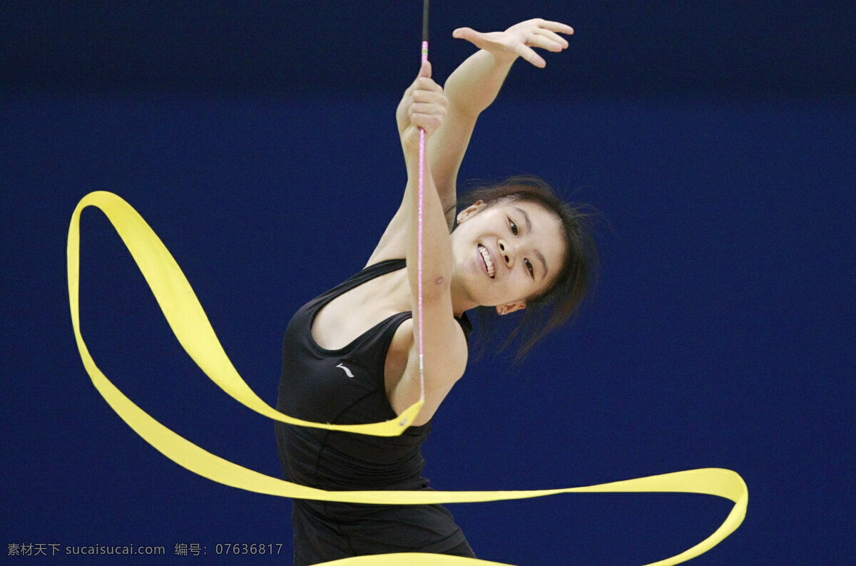 艺术体操 彩带 带操 女体操运动员 黄色彩带 体育运动 文化艺术