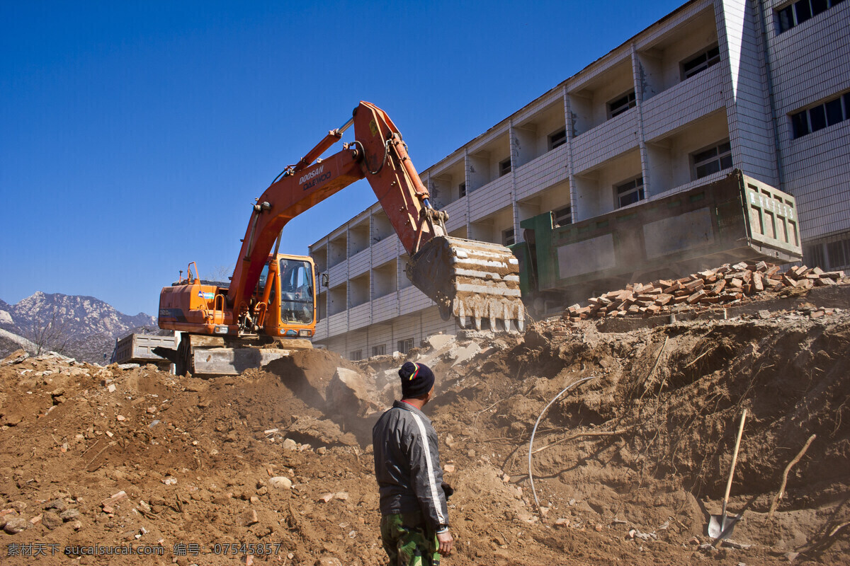 宾馆 工人 工业生产 机械 建筑 建筑摄影 建筑园林 汽车 修路 要致富 先修路 挖掘机 重型机械 工业机械 工地现场 春季施工 施工现场 施工机械 psd源文件