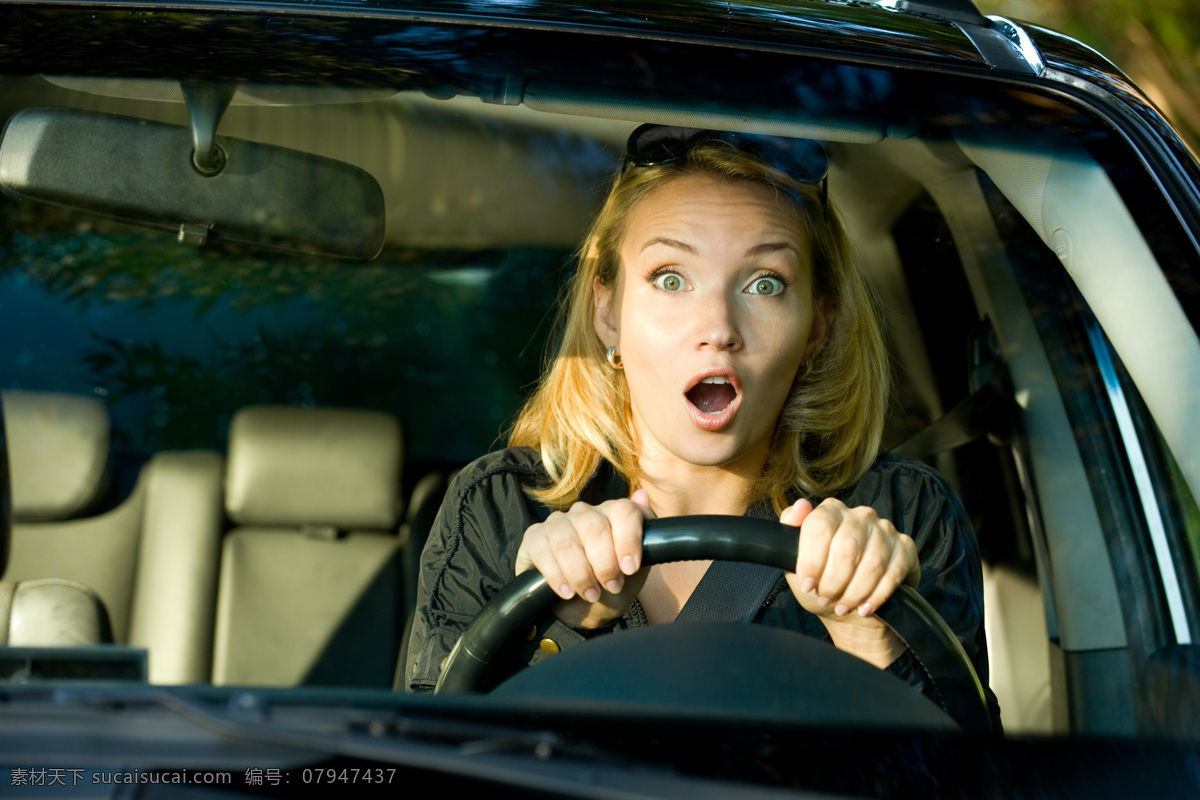 开车 美女图片 人物 人物素材 人物摄影 吃惊 惊讶 汽车 汽车摄影 汽车内部 驾车 汽车图片 现代科技