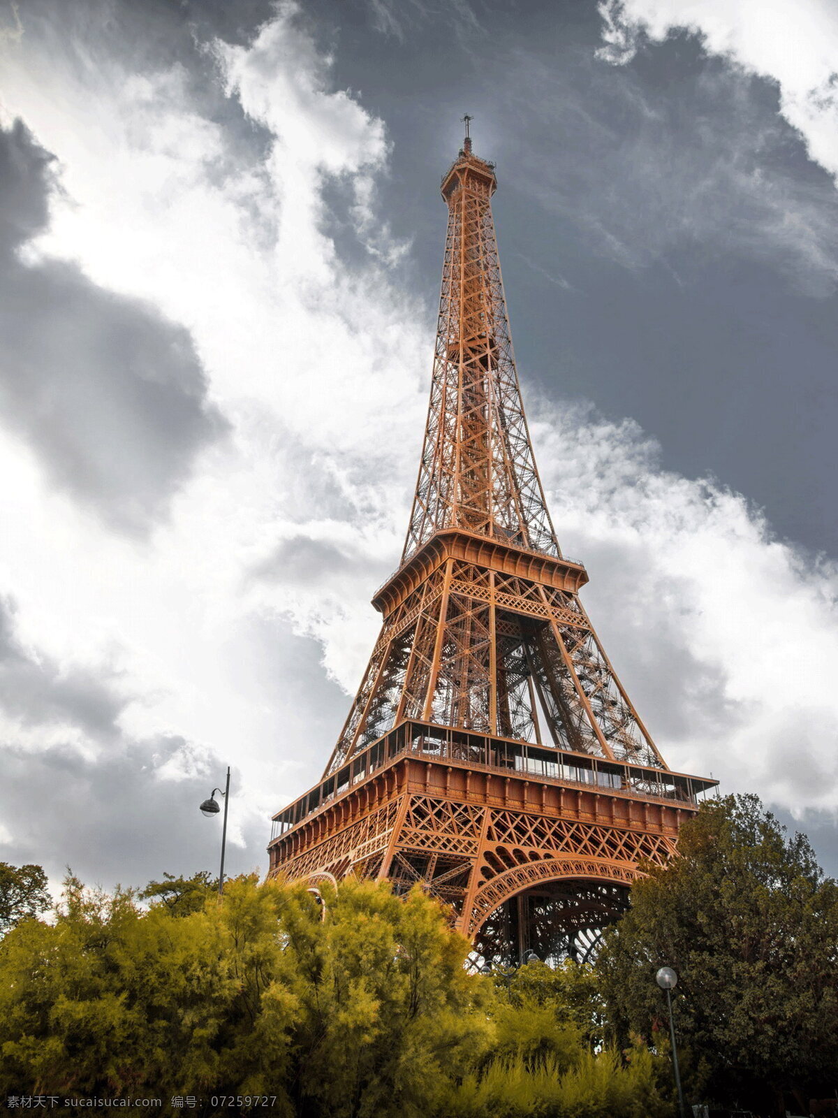 巴黎埃菲尔铁塔 铁塔 埃菲尔铁塔 树木 绿树 巴黎建筑