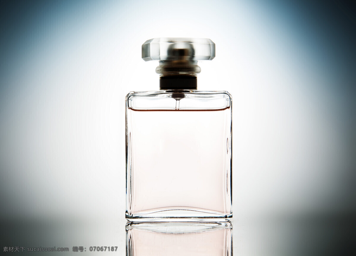 香水摄影 香水 香水瓶 化妆品 高档香水 其他类别 生活百科 白色