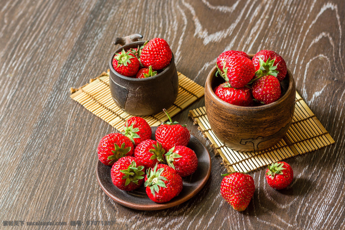 草莓静物 美味草莓 草莓特写 草本植物 果实 浆果 草莓果 植物 生物世界 水果 餐饮美食 食物原料