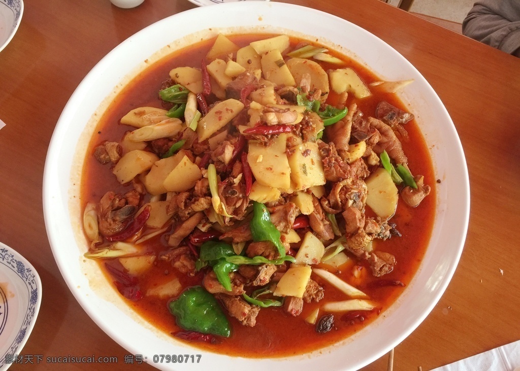 新疆 大盘鸡 新疆大盘鸡 特色大盘鸡 大盘土鸡 特色大盘 餐饮美食 传统美食