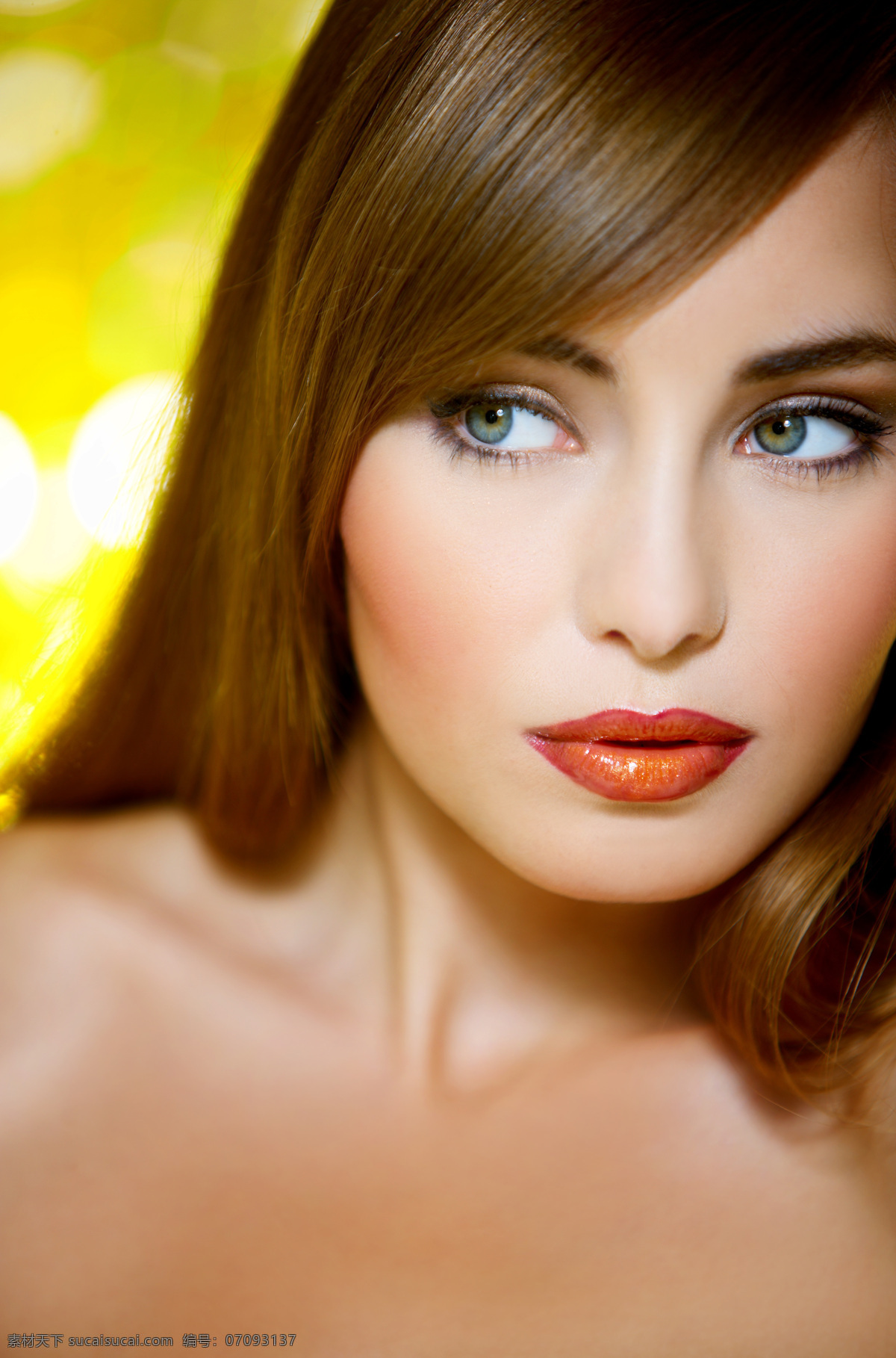 黄色 长发 白皙 外国 女人 人物 外国女人 美女 性感 化妆 模特 美容 美体 美白 肌肤 脸部特写 红唇 高清图片 美女图片 人物图片